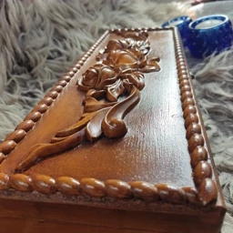 جعبه قلم و قلمو، قاشق و چنگال ،جواهرات و پذیرایی( باکس چوبی مستطیل برجسته کاری گل رز- ظرف پذیرایی) مدل رزیتا