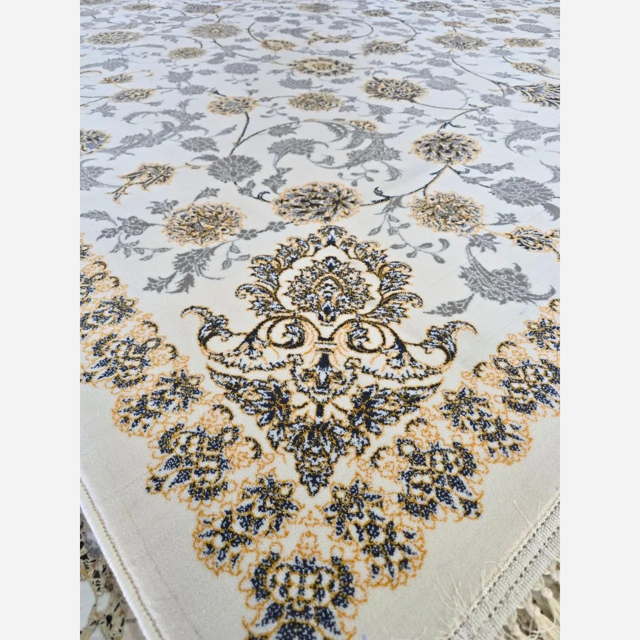 فرش ماشینی کاشان 700شانه 12متری طرح لنا کرم2عددی(باارسال رایگان)