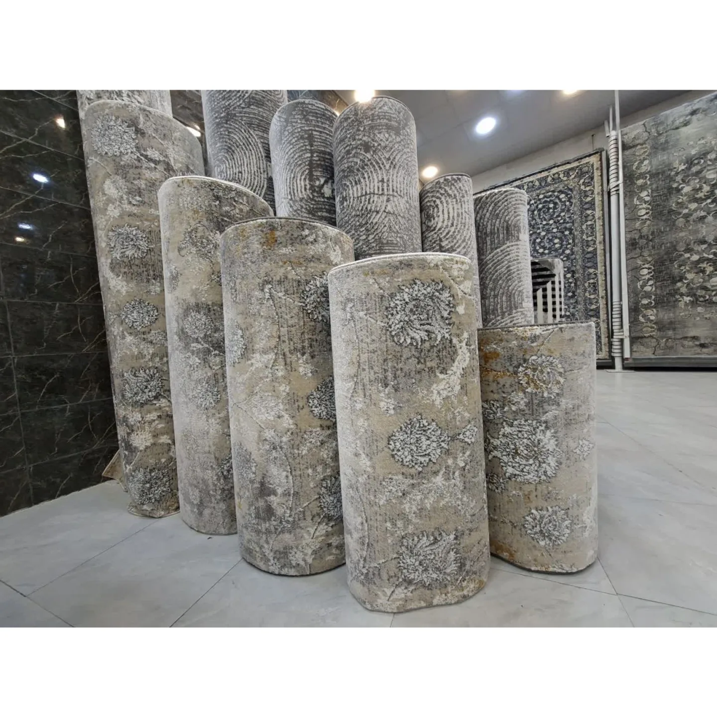 فرش برشی طرح افشان وینتج دارای سایز بندی (پس کرایه)