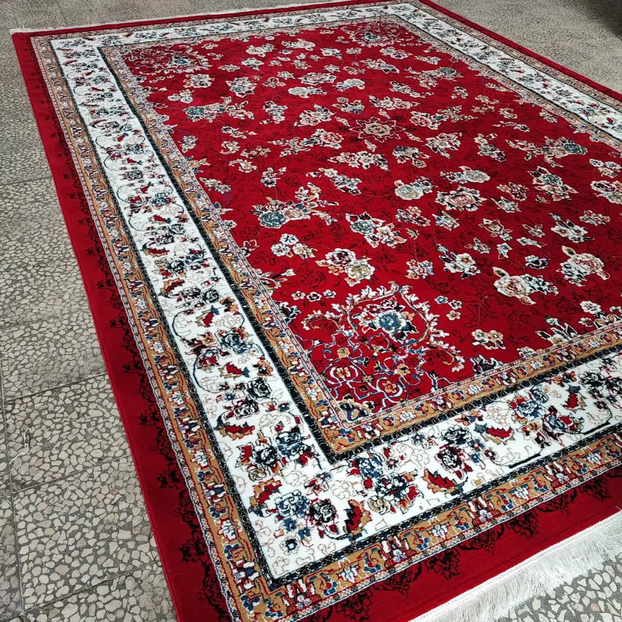 فرش ماشینی نقشه گیلدا رنگ لاکی(قرمز) سایز 6 متری، فرش 00بسیار با کیفیت