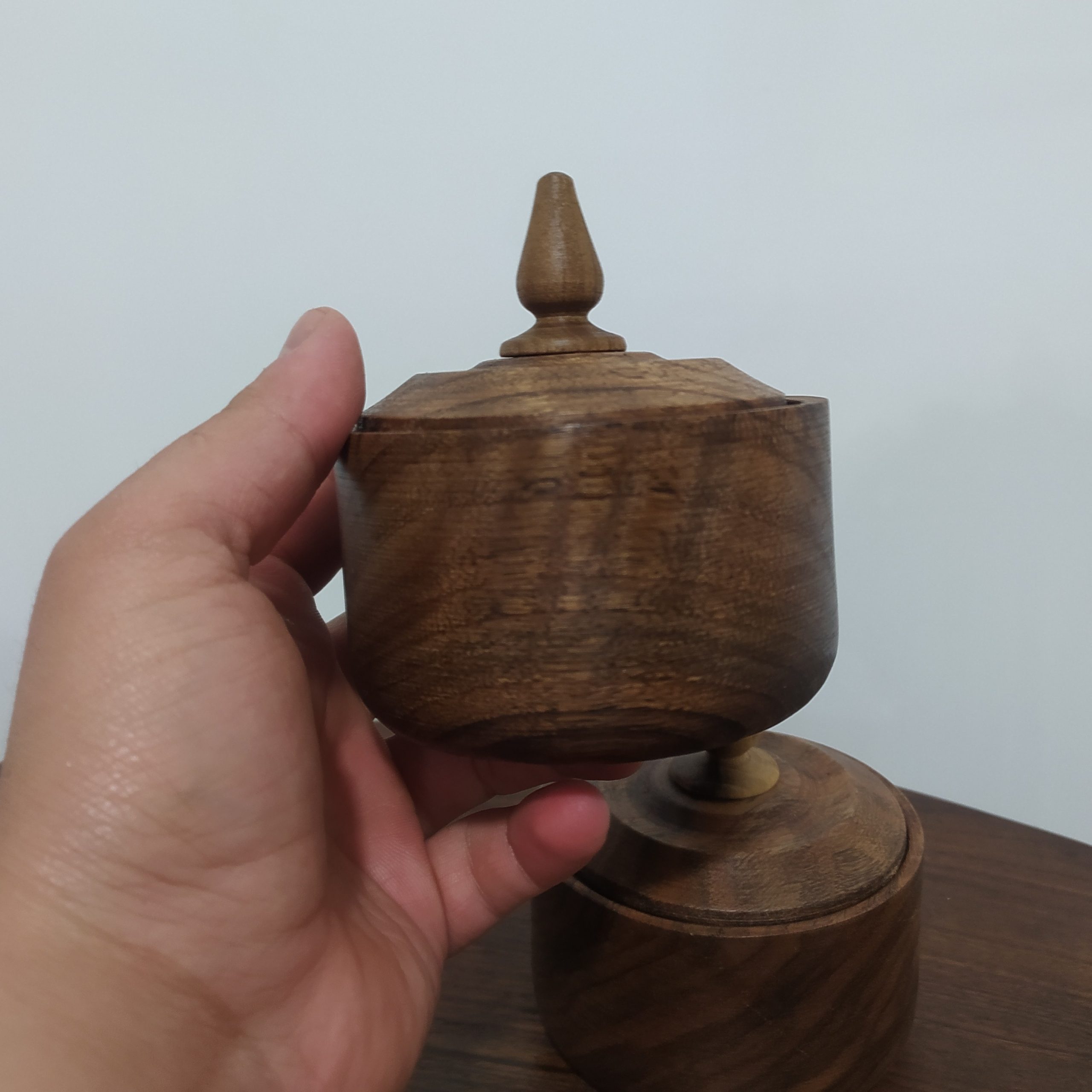 قندان چوبی خراطی (چوب گردو)